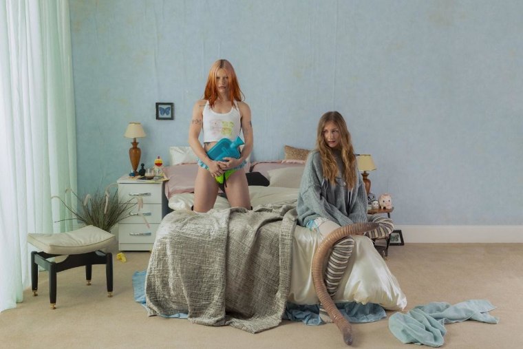 Wet Leg announce new album <i>moisturizer</i>, share “catch these fists”